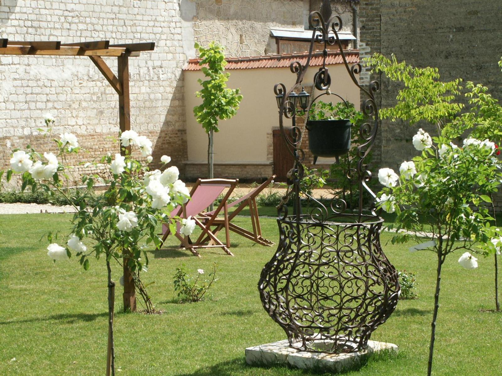 La Closerie Des Sacres Lavannes Luaran gambar